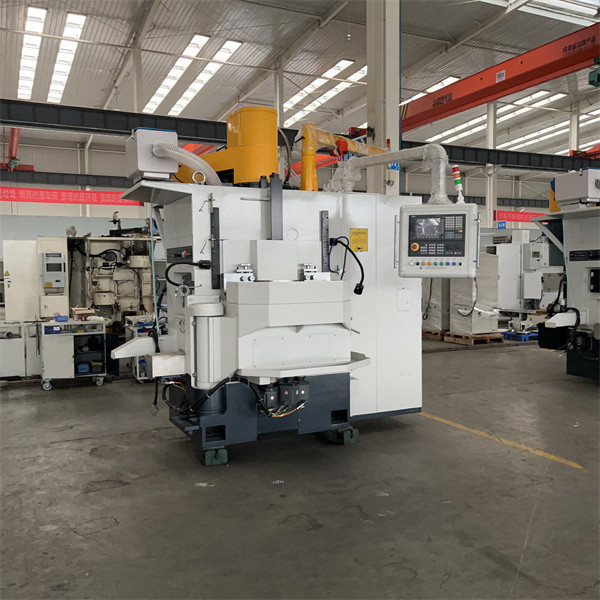 Vibratory finishing machine